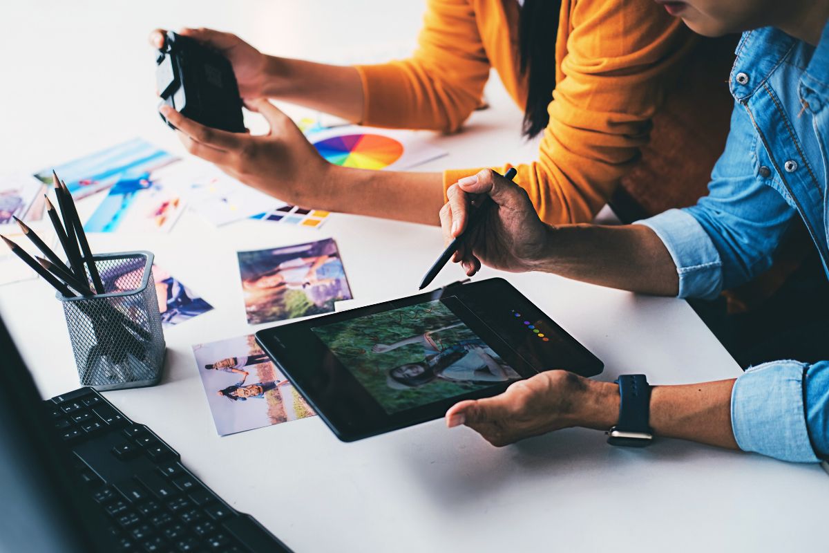 Fondo de campañas de publicidad multicanal y difusión global de marca