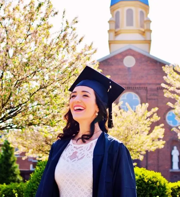 Visual del crecimiento educativo y profesional vinculado a la inversión estratégica